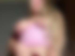 EvelyneGruis's Live Sex Cam Show