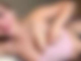 Live cam show with EvelyneGruis - Raven Hair on xplaylive.com