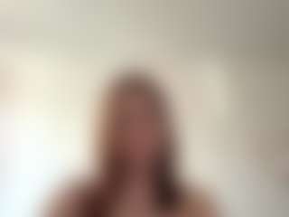 Live cam show with Lily - Curvy on Camming Site