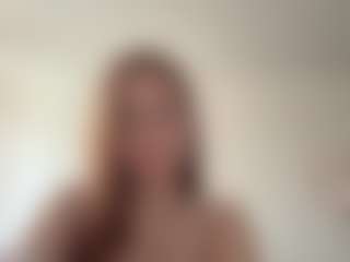 Live cam show with Lily - Blonde Hair on SpunkLive