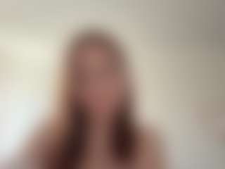 Live cam show with Lily - Petite on SquirtSoMuch