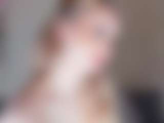 LeanaPenticoff's Live Sex Cam Show