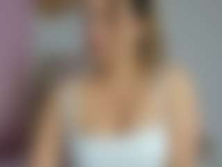lia-velerth's Live Sex Cam Show