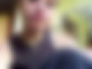 Live cam show with TemekaRoskowinski - Nipple Piercings on Stripli.com