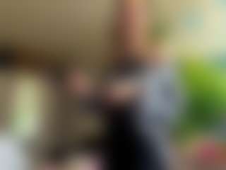 Live cam show with TemekaRoskowinski - Skinny on CamwithHer
