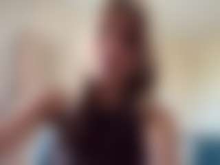 Live cam show with TemekaRoskowinski - Striptease on Camsoda