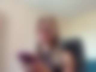Live cam show with TemekaRoskowinski - Average on Camsoda