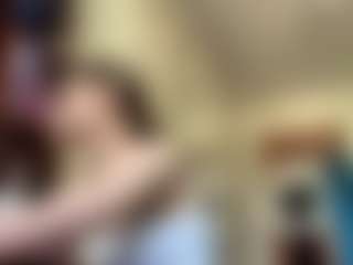 BrunaChamers's Live Sex Cam Show