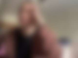 Live cam show with BrunaChamers - Moaning on TottyGirls