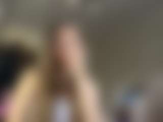 Live cam show with BrunaChamers - Doggy on Camiplay Live