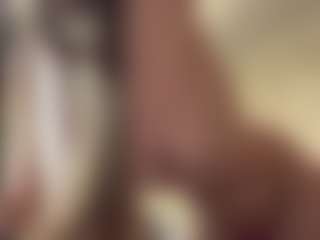 BrunaChamers's Live Sex Cam Show