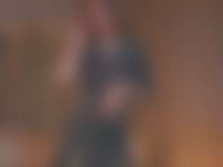 Live cam show with CarrieCapezzuto - College Mature on SpunkLive