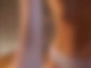Live cam show with CarrieCapezzuto - College Mature on Streamer API