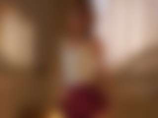 Live cam show with CarrieCapezzuto - Moaning on SxyPornLive