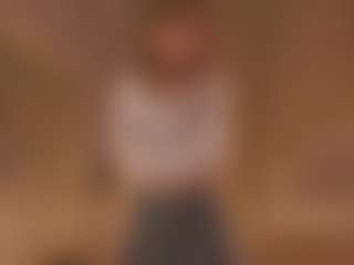 Live cam show with CarrieCapezzuto - Moaning on CamwithHer
