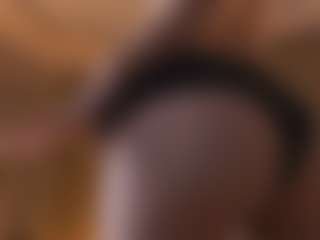 Live cam show with CarrieCapezzuto - College Mature on Mixed Magazine Live