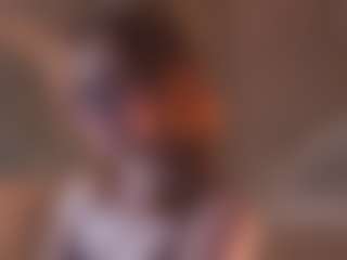 Live cam show with CarrieCapezzuto - Athletic Middle Aged on Mixed Magazine Live