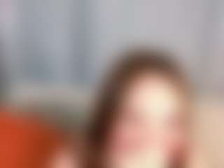 Live cam show with CassieWanzer - Average on CamClone
