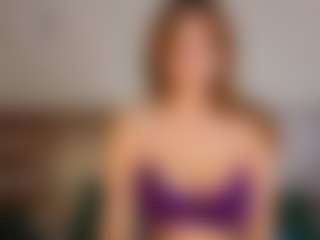 Live cam show with EvaLeester - Normal on Camsoda