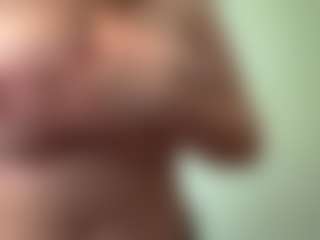 Live cam show with MaricruzWeisbrod - Granny on Dolls Live