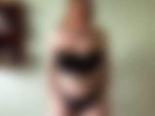 Live cam show with MaricruzWeisbrod - Striptease Granny on hrnylive.com