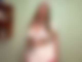 Live cam show with MaricruzWeisbrod - Bedroom on madthumbs