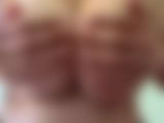 Live cam show with MaricruzWeisbrod - Striptease on infinitiblacc.com