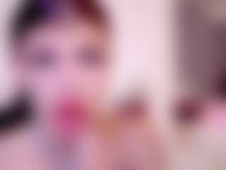 Show de cam en vivo con YasminStormX - Striptease en Camsoda