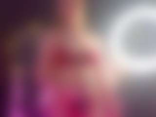 Live cam show with AmyLindsey - Genital Piercings on livesuperchat.net