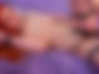 AmyLindsey MILF webcam performer live streaming
