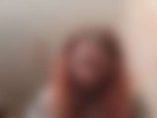 Live cam show with Molly - Red Hair on livesuperchat.net
