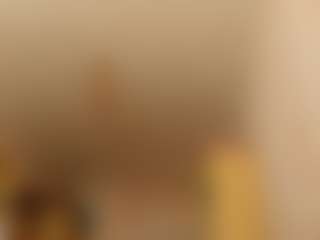 Live cam show with Molly - Average on studioflirtlive.com