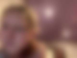 Live cam show with Molly - Average on CamwithHer