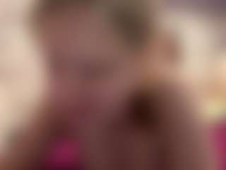 Live cam show with Molly - Average on StripNow