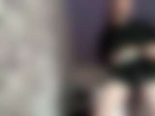 Live cam show with Molly - Nipple Piercings on CamClone