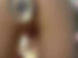 Live-camshow met Molly - Nipple Piercings op Camsoda