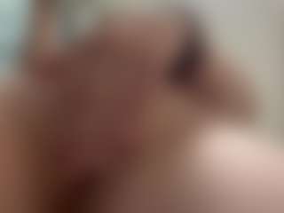 Live cam show with Molly - Average on Camsoda