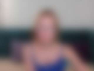 Live cam show with EmmaEthereal - Upskirt on AdultVida.com
