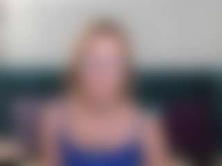 Live cam show with EmmaEthereal - Upskirt on Milfs Live