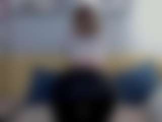Live cam show with EmmaEthereal - Upskirt on CamClone