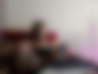 Live cam show with EmmaEthereal - Camel Toe on milfzrlive.com