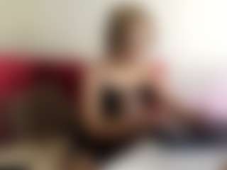 Live cam show with EmmaEthereal - Pantyhose on TottyGirls