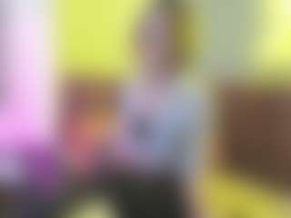 Live cam show with EmmaEthereal - Brown Hair on Fit Hotties