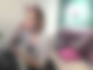 Live cam show with EmmaEthereal - Brown Hair on Gym Cam Girls