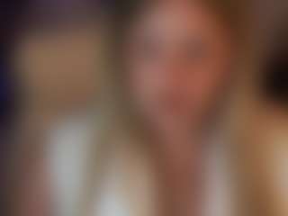 Live cam show with AlissyaGrayy - Camel Toe on StripNow