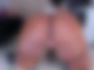 bigasshott's Live Sex Cam Show
