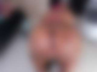 Live cam show with bigasshott - Butt Plug on TeamSkeetLive