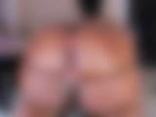 Live cam show with bigasshott - Chubby on Camsoda