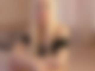 Live cam show with Hannah - Blonde Hair on AdultVida.com