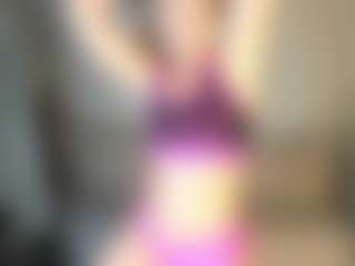 Live cam show with Jennifer - Athletic MILF on xDating